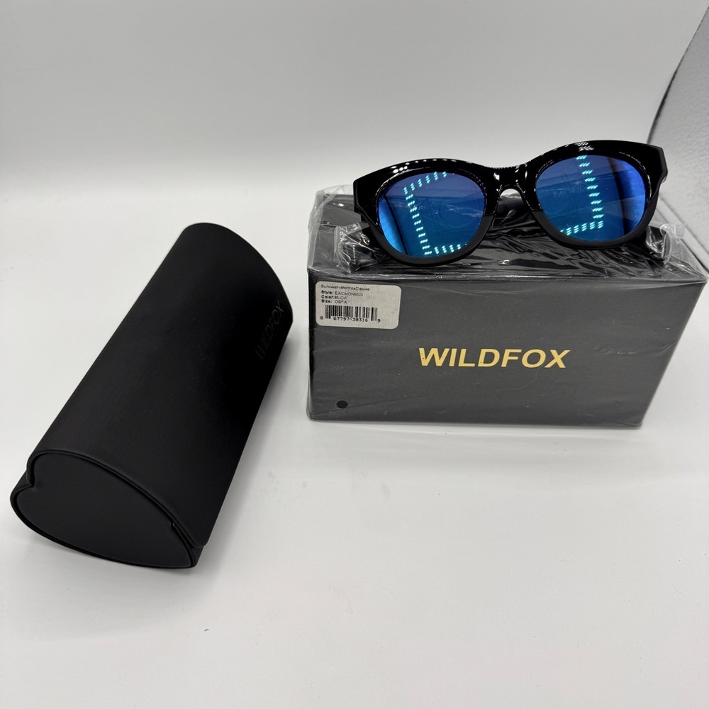 NWT Wildfox Monroe Deluxe Sunglasses Black Frames , NEW with case and cloth - Picture 3 of 16